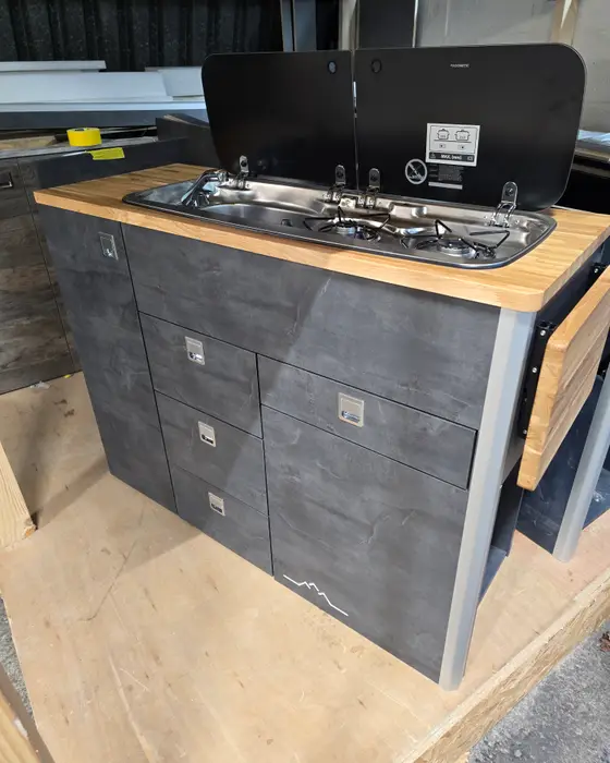 Kitchen Pod: D1 90L · Slate Grey · Bamboo worktop · Smev 9222 twin gas hob + sink · Waeco WCR50 (50L)